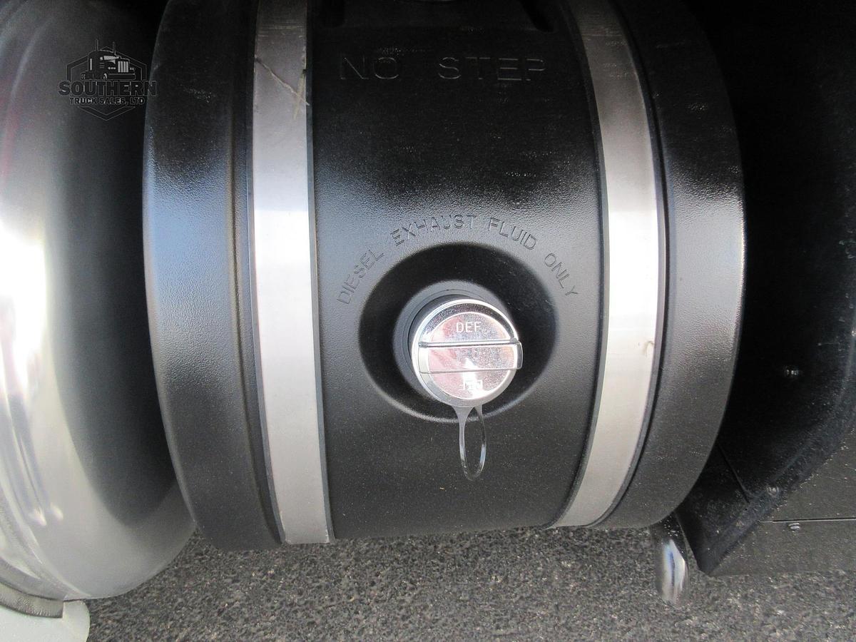 Used 2021 PETERBILT 567