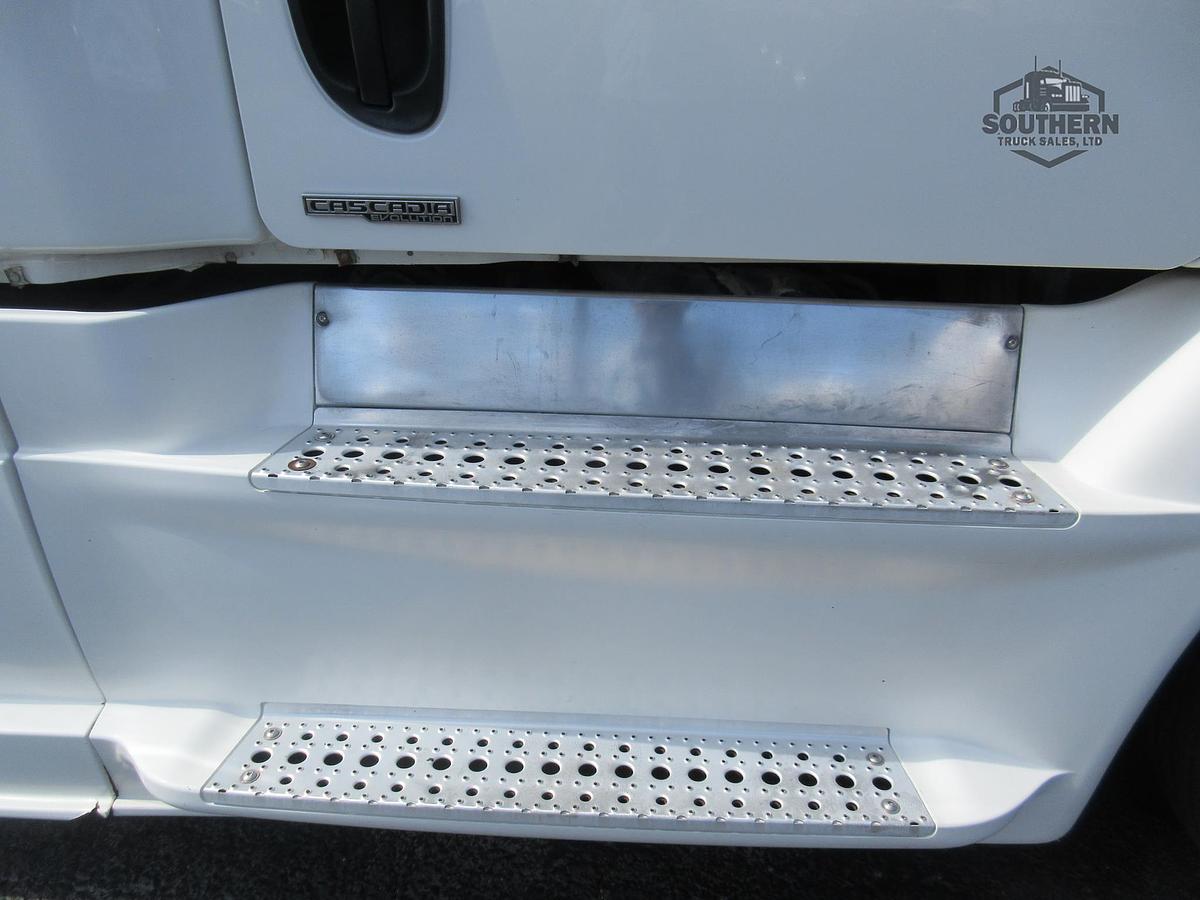 Used 2014 FREIGHTLINER CASCADIA 125 EVOLUTION