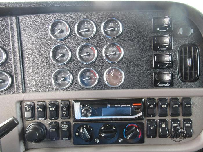 Used 2014 PETERBILT 388