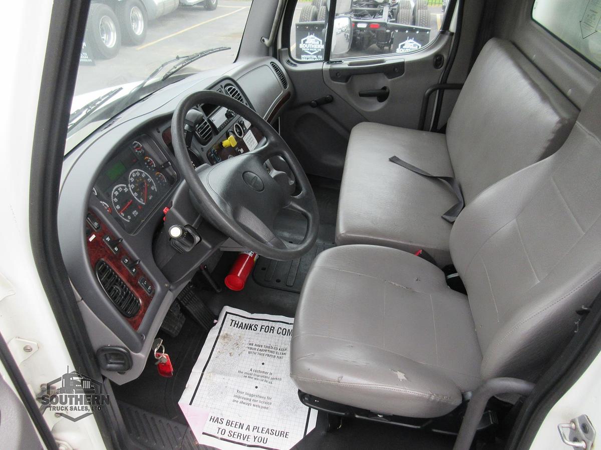 Used 2017 FREIGHTLINER BUSINESS CLASS M2 106