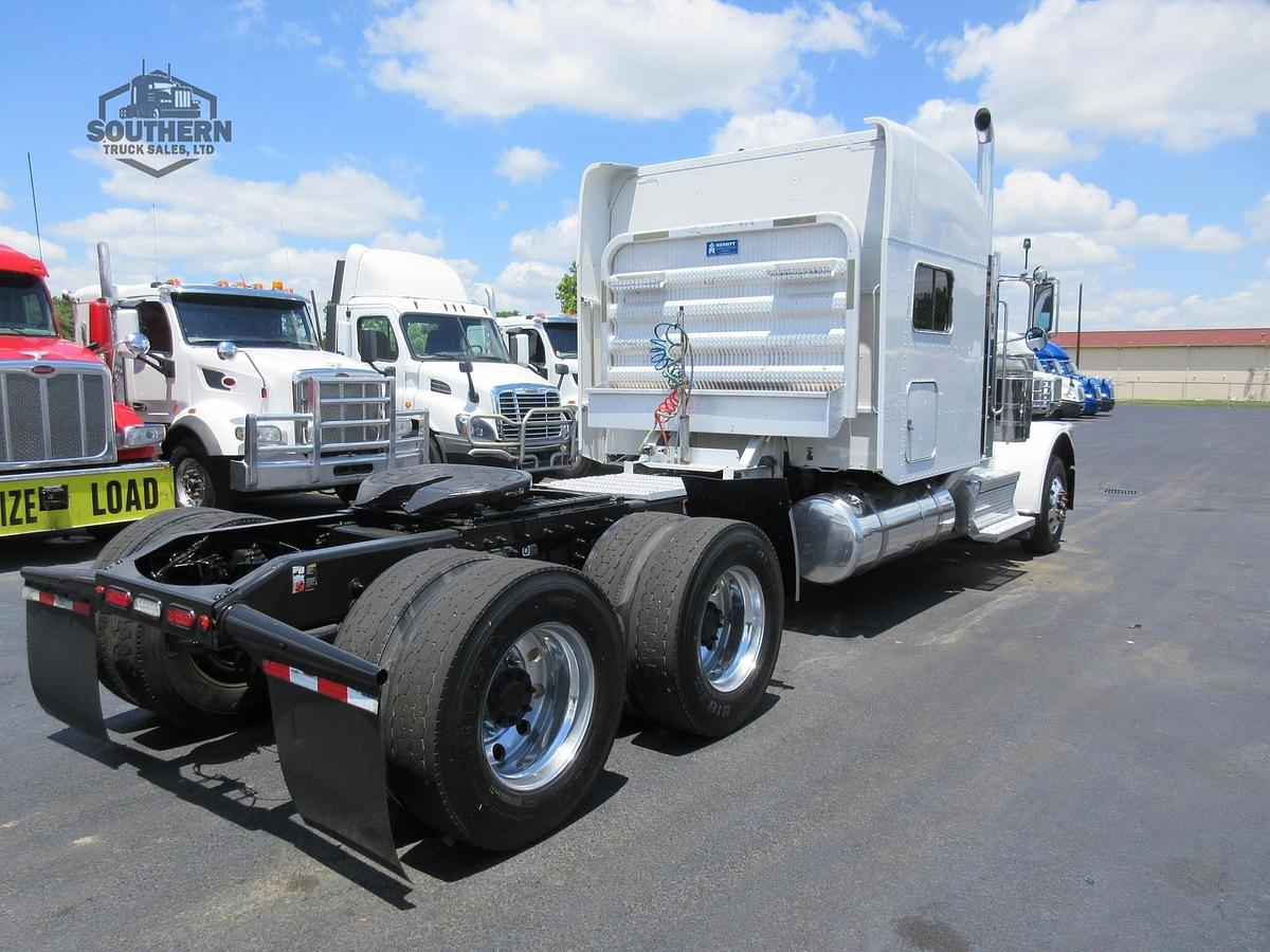 Used 2020 PETERBILT 389