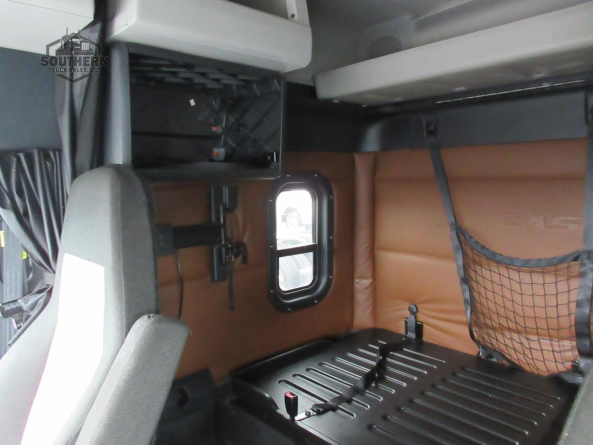 Used 2020 FREIGHTLINER CASCADIA 126