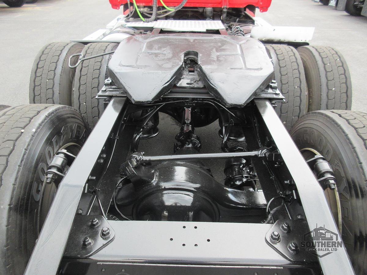 Used 2019 FREIGHTLINER CASCADIA 126