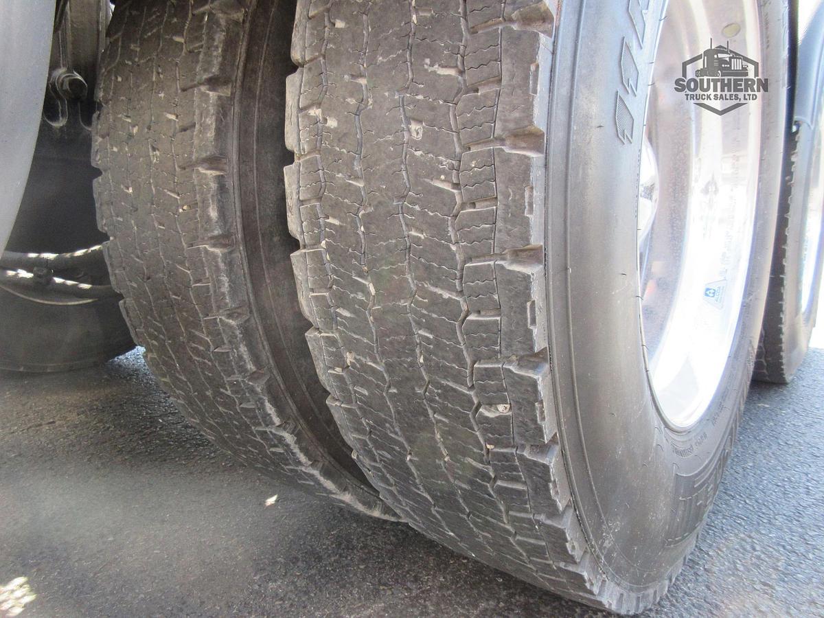 Used 2020 PETERBILT 567