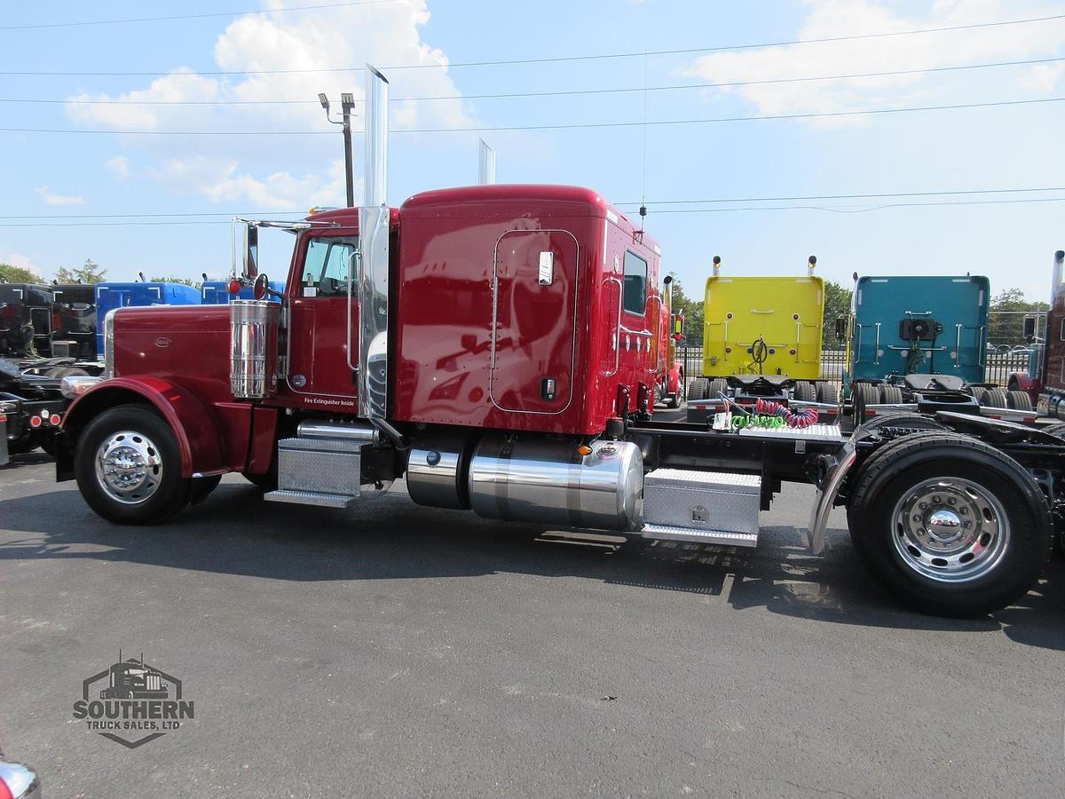 Used 2021 PETERBILT 389
