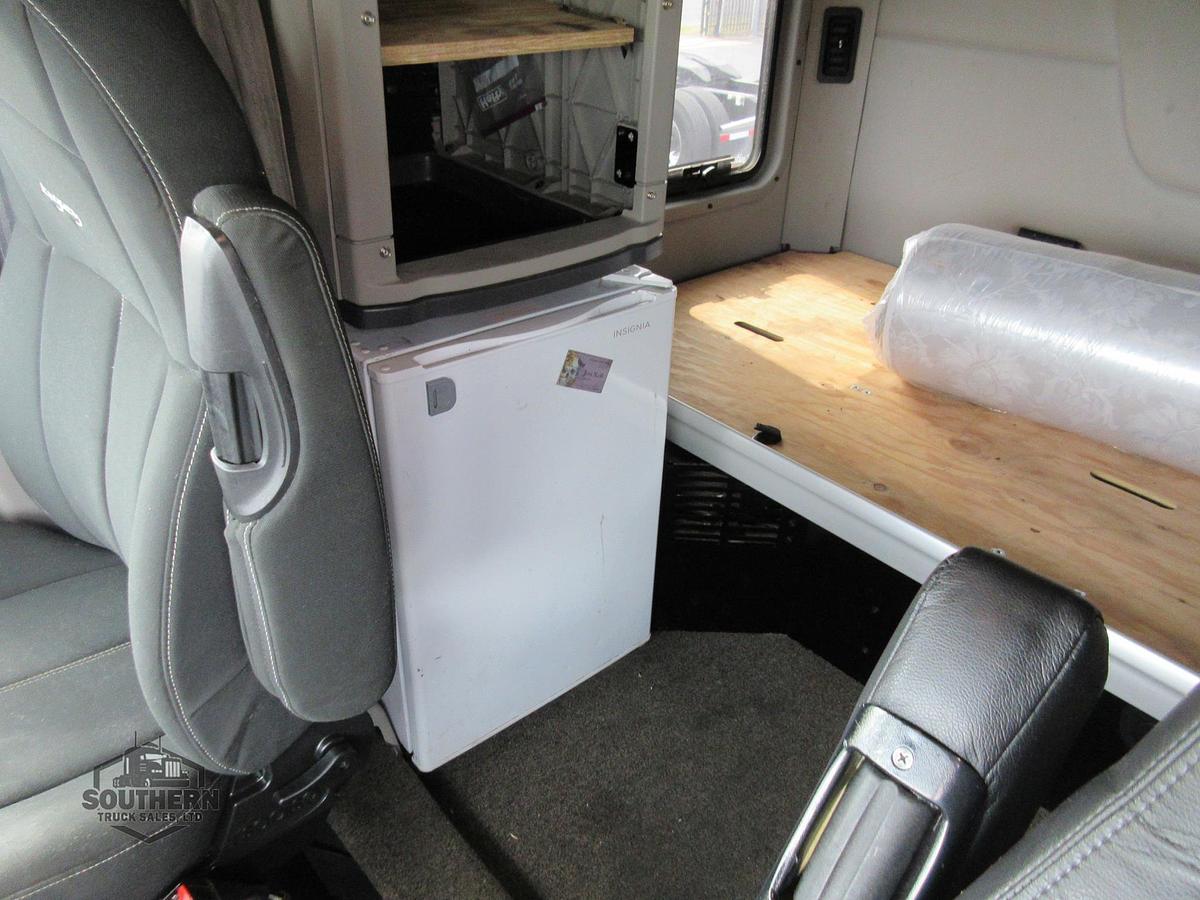 Used 2020 PETERBILT 567