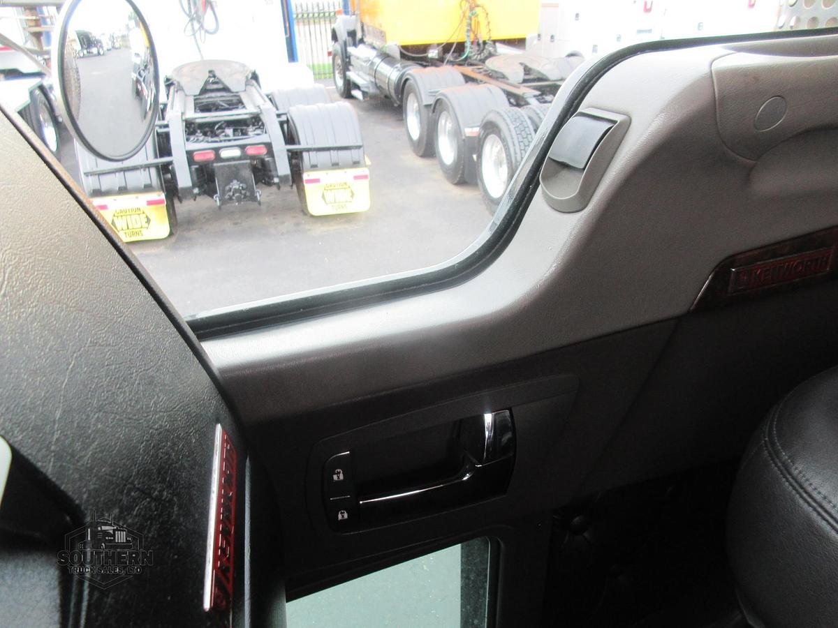 Used 2019 KENWORTH W900L