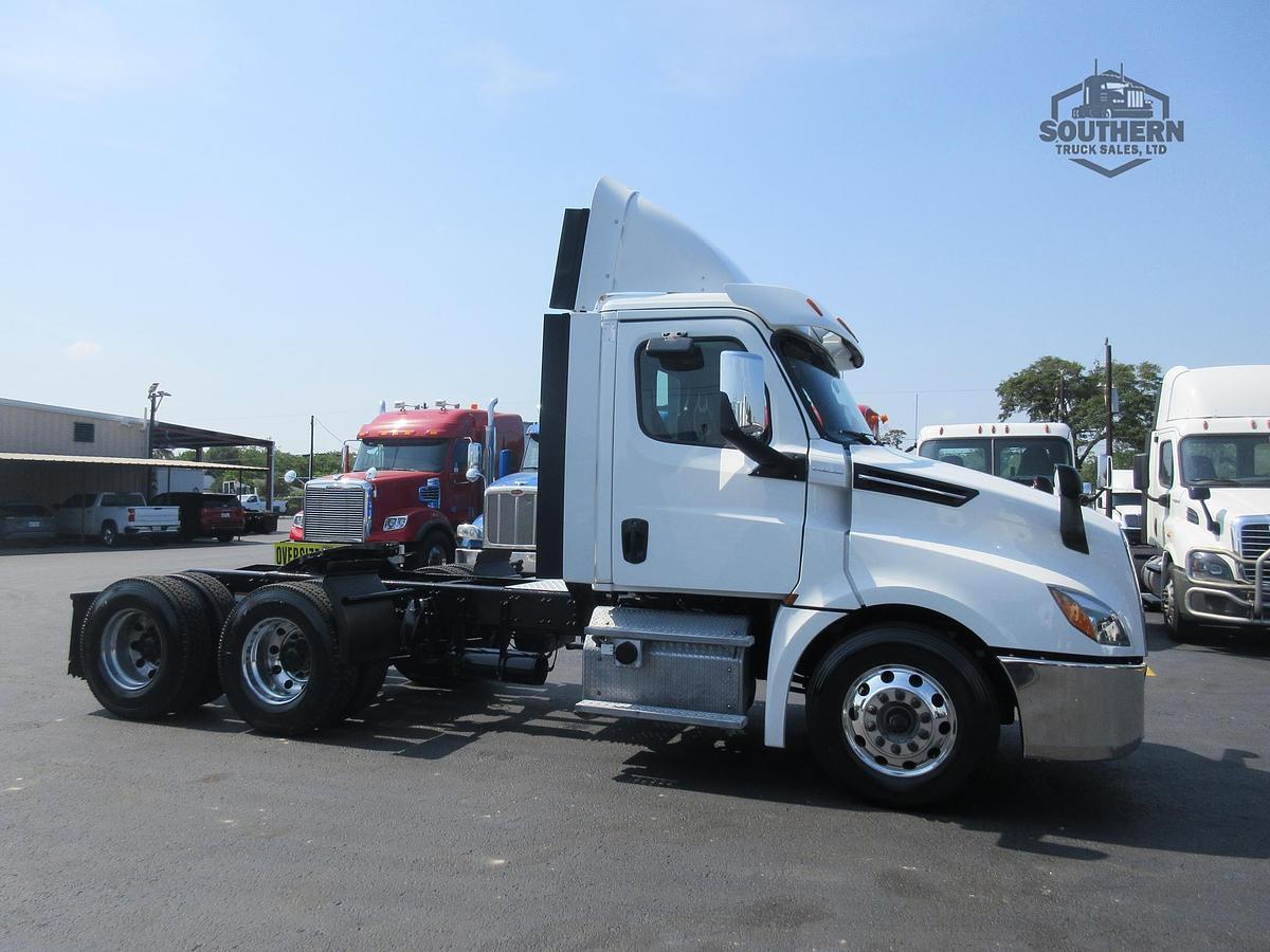 Used 2019 FREIGHTLINER CASCADIA 126