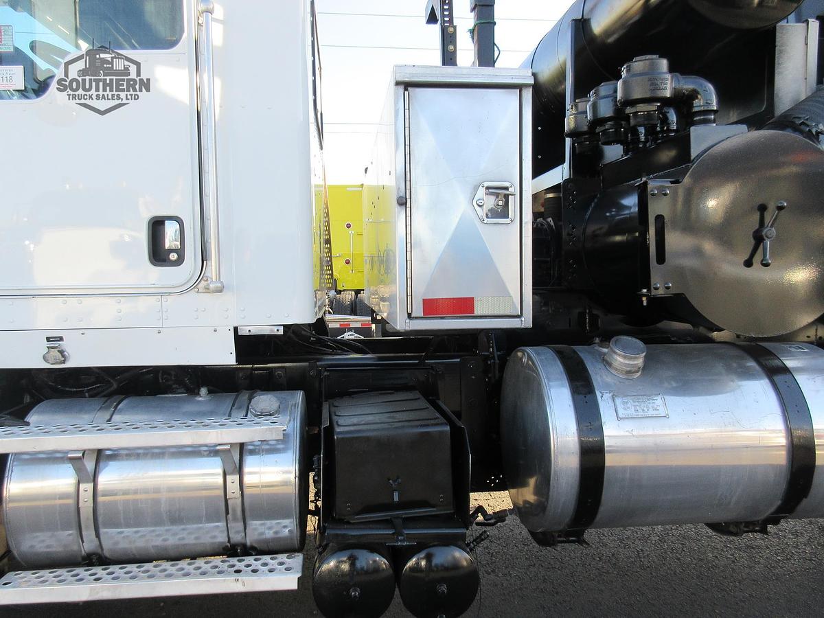 Used 2013 KENWORTH T800