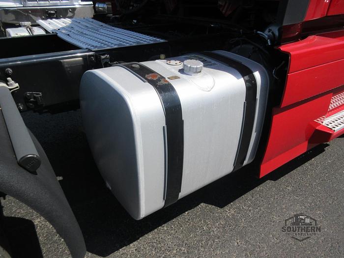 Used 2020 VOLVO VNR64T300