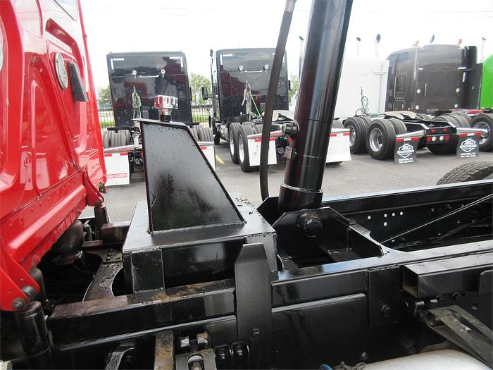 Used 2019 FREIGHTLINER CASCADIA 126