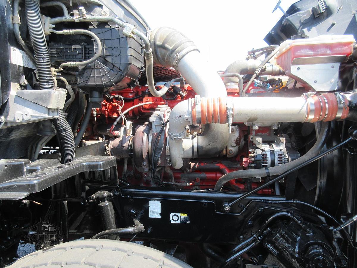 Used 2015 PETERBILT 567