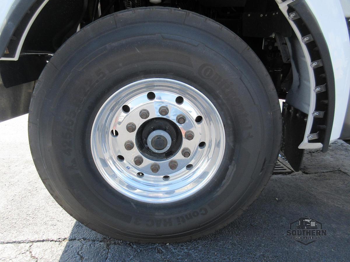 Used 2025 KENWORTH T880