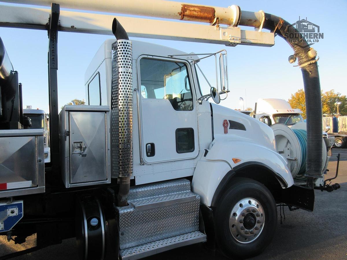 Used 2013 KENWORTH T440