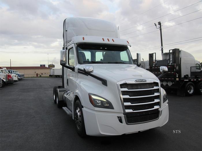 Used 2019 FREIGHTLINER CASCADIA 126