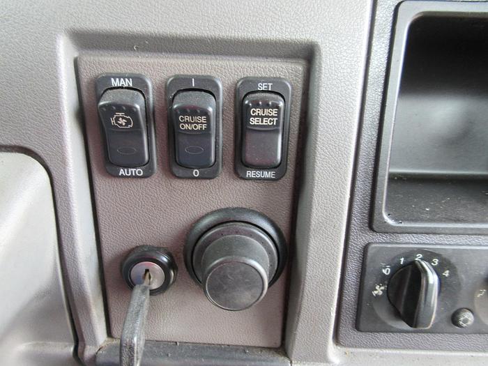 Used 2013 PETERBILT 348