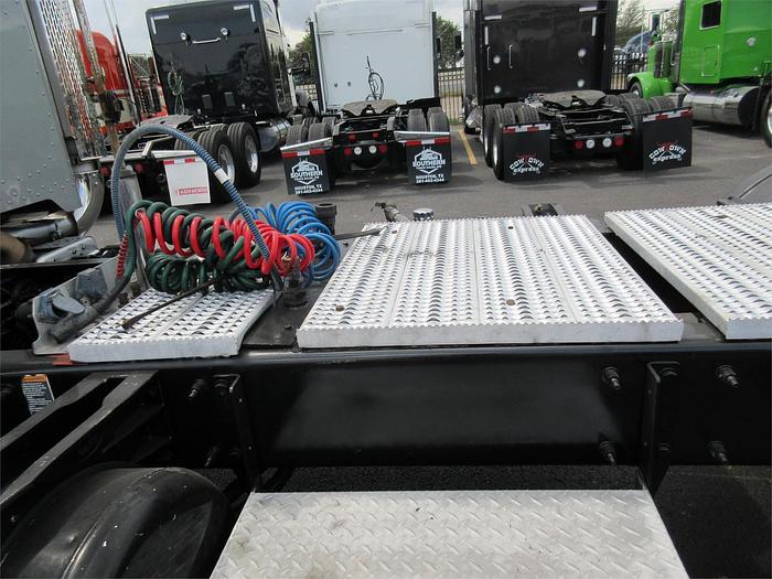 Used 2015 PETERBILT 389