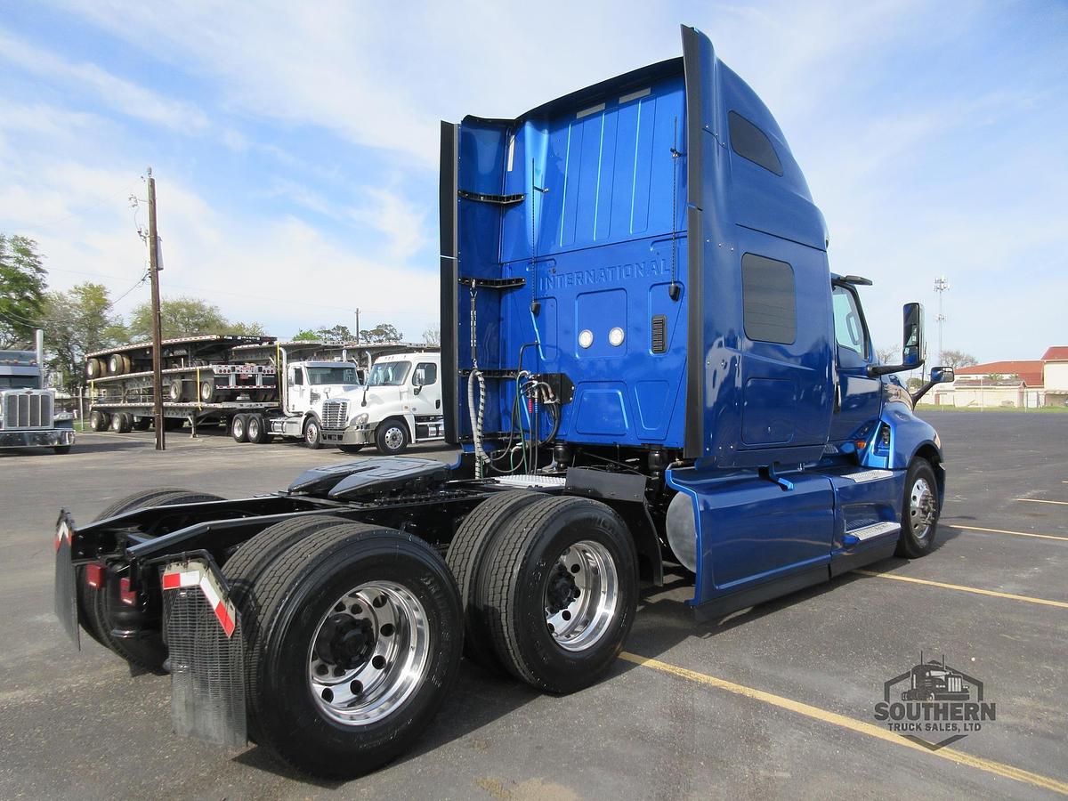 Used 2021 INTERNATIONAL LT