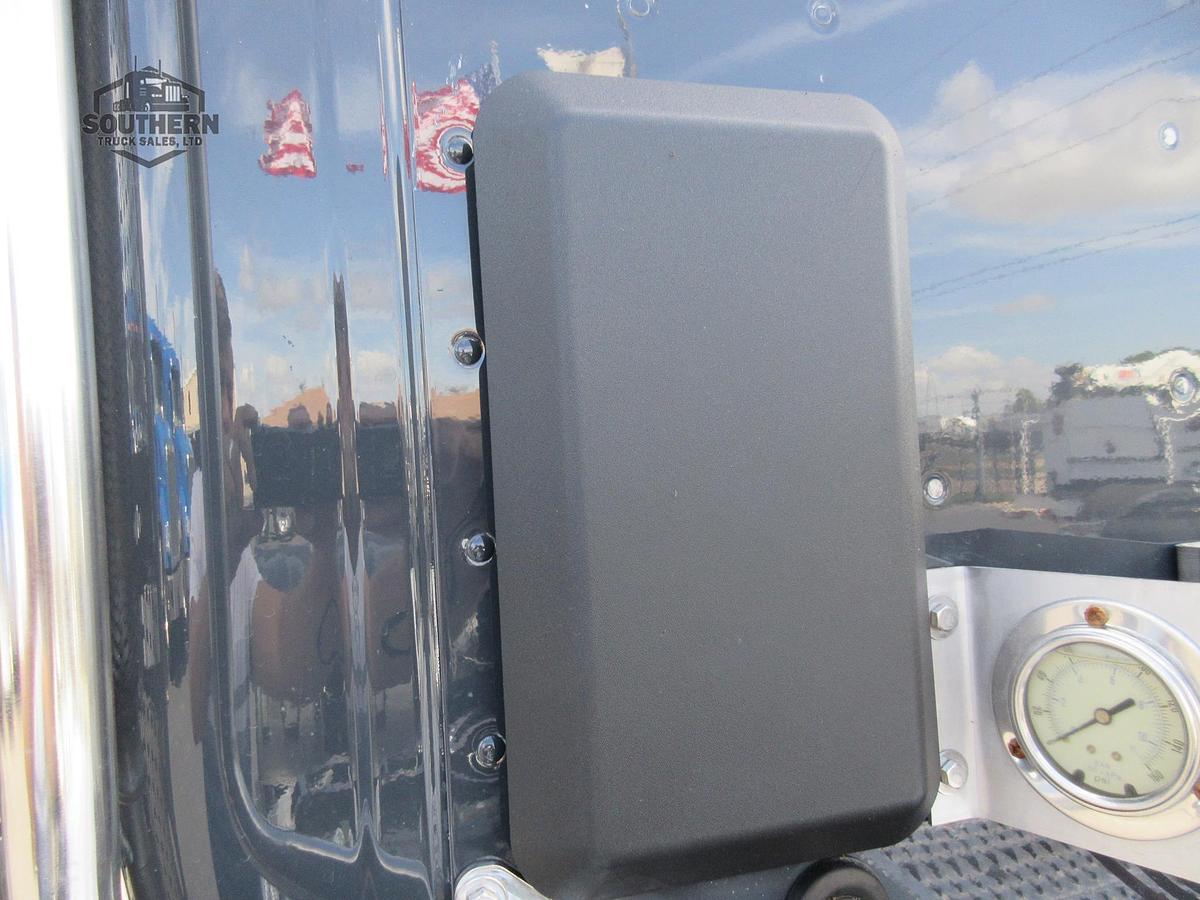 Used 2025 PETERBILT 567
