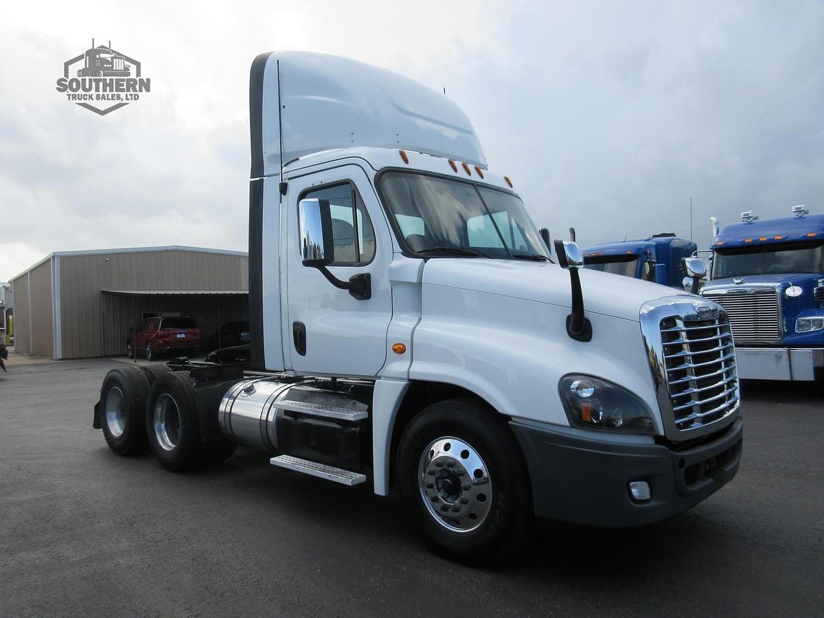 Used 2019 FREIGHTLINER CASCADIA 125