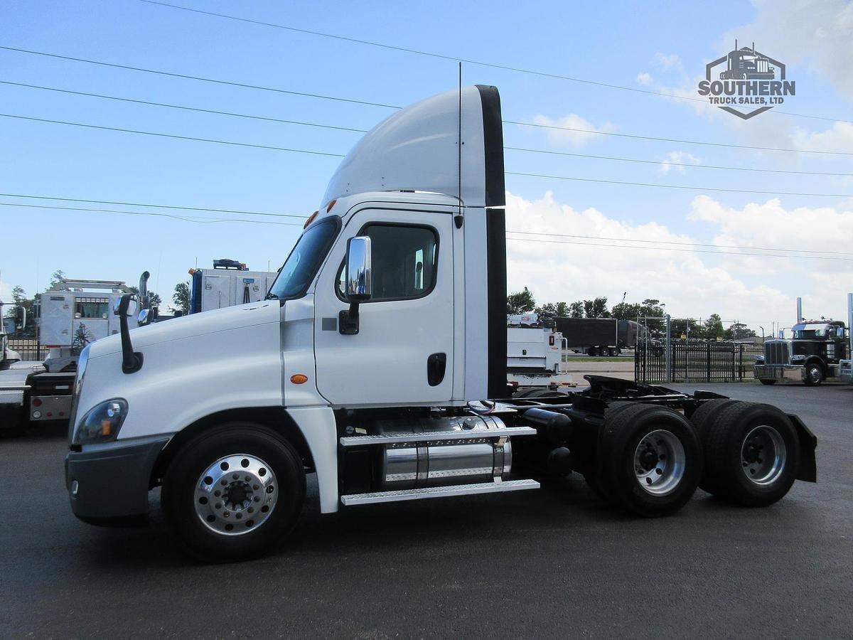Used 2019 FREIGHTLINER CASCADIA 125