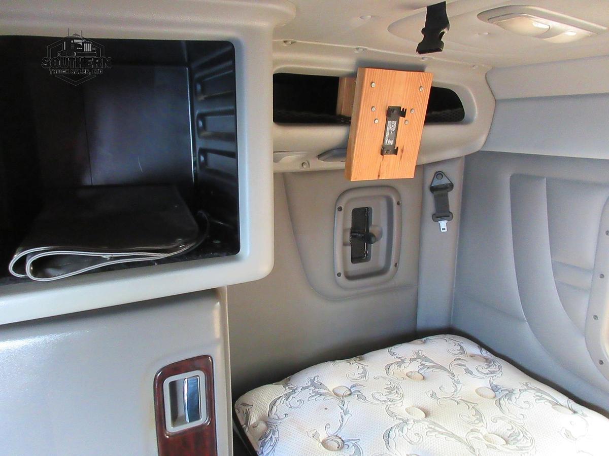 Used 2021 PETERBILT 389