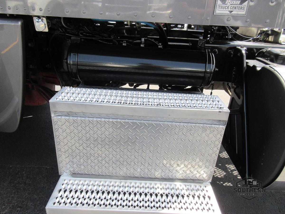 Used 2022 PETERBILT 389