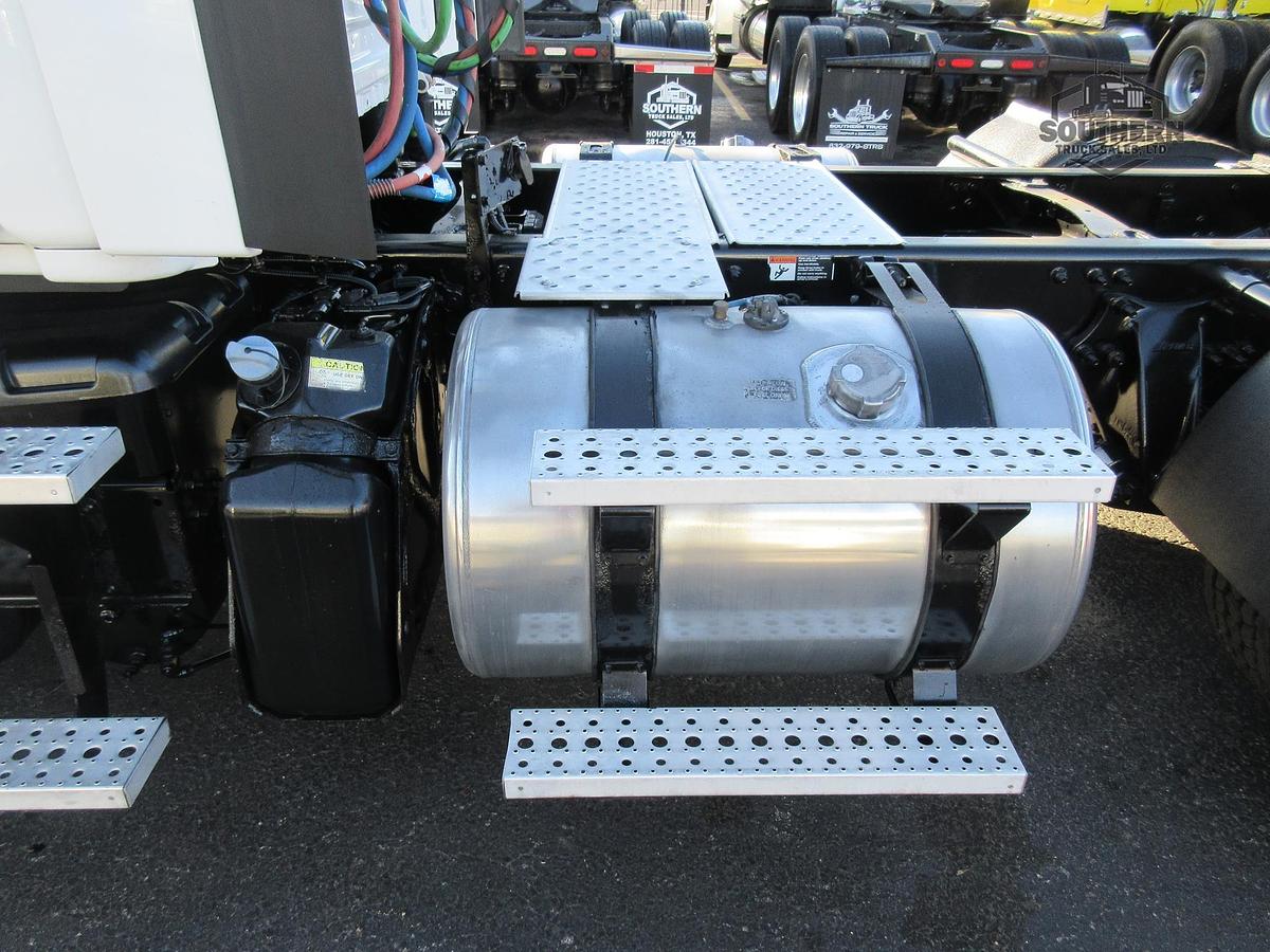 Used 2018 FREIGHTLINER CASCADIA 113