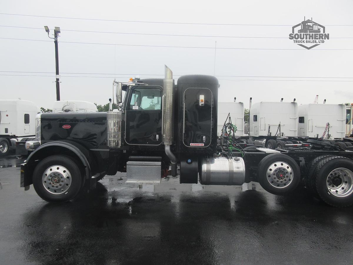 Used 2023 PETERBILT 389