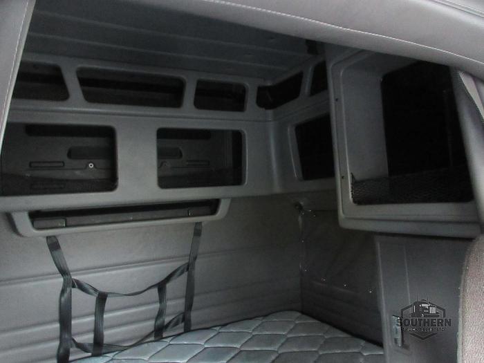 Used 2020 PETERBILT 389