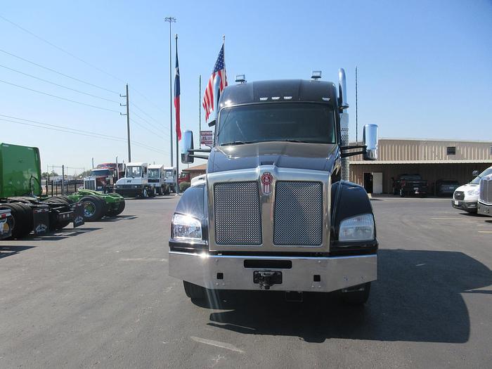 Used 2021 KENWORTH T880