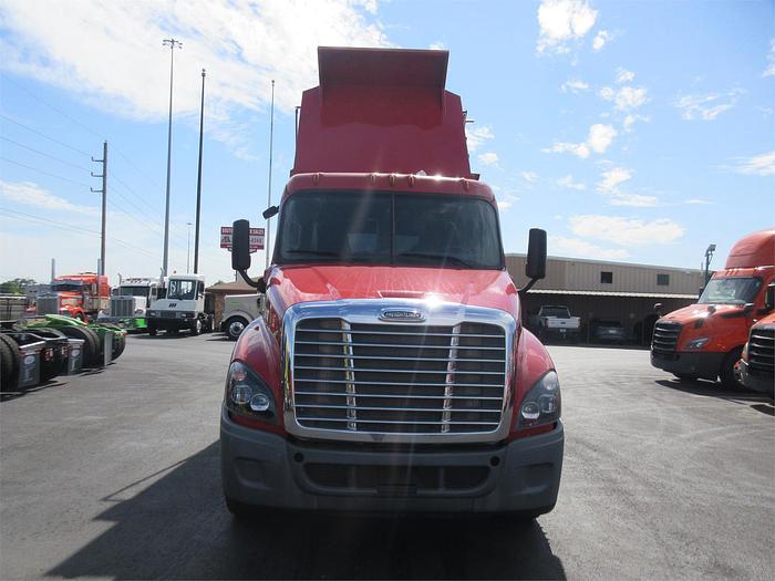 Used 2017 FREIGHTLINER CASCADIA 125
