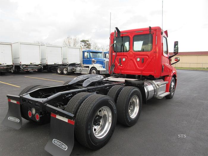 Used 2018 FREIGHTLINER CASCADIA 126