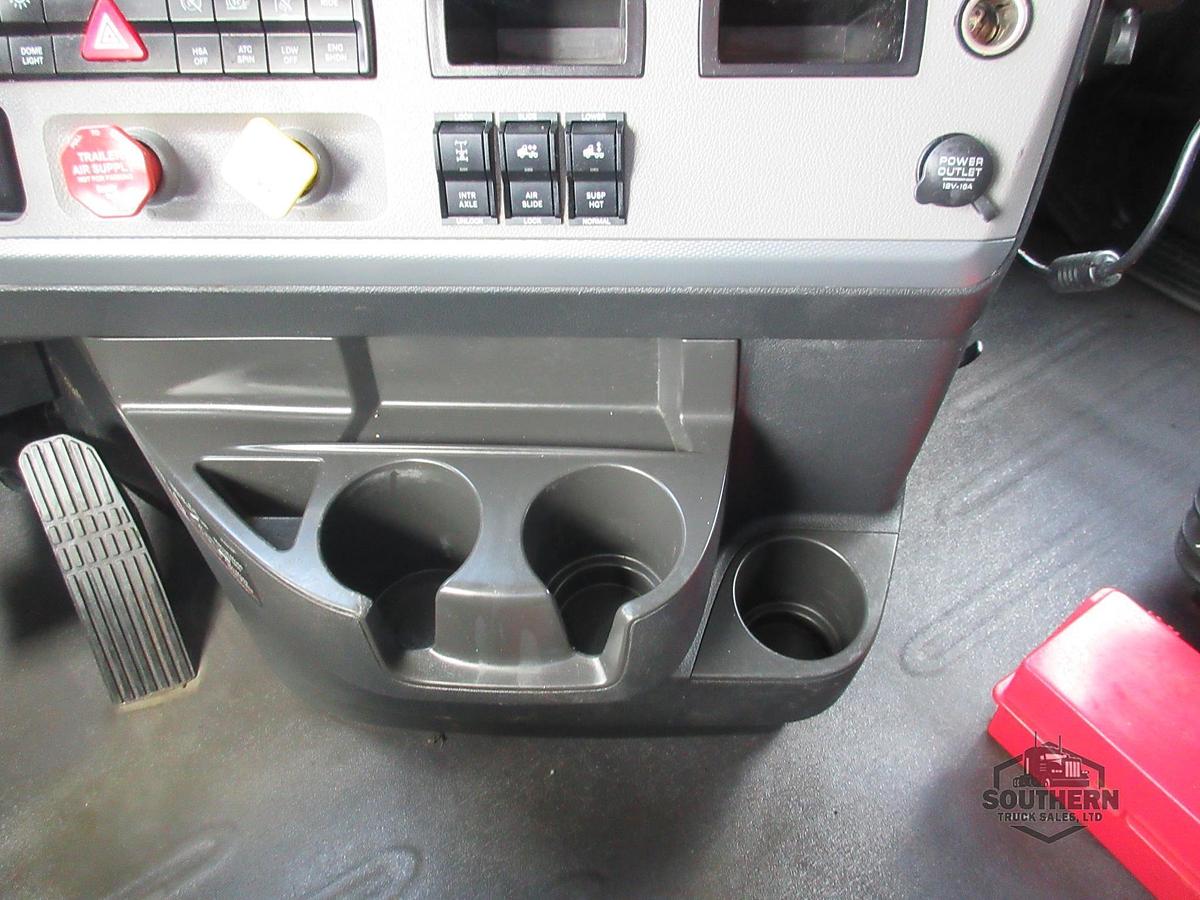 Used 2019 FREIGHTLINER CASCADIA 126