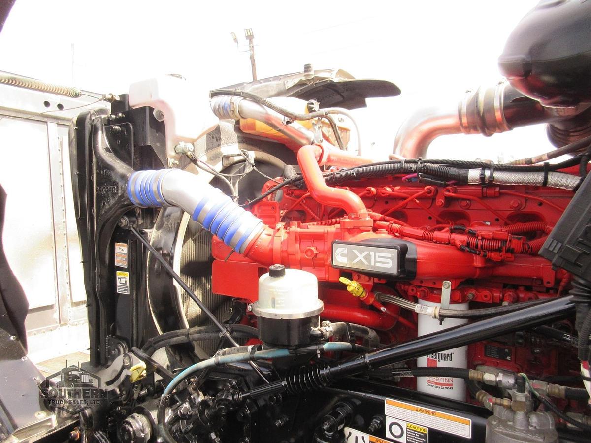Used 2022 PETERBILT 389