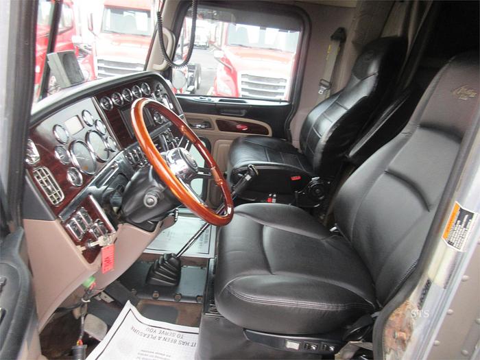 Used 2017 PETERBILT 389