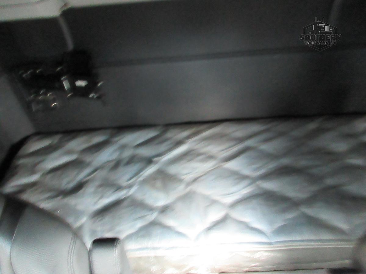 Used 2023 KENWORTH T880