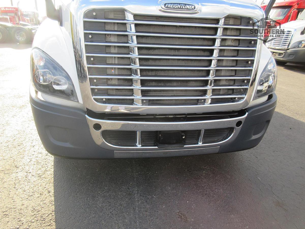 Used 2019 FREIGHTLINER CASCADIA 125