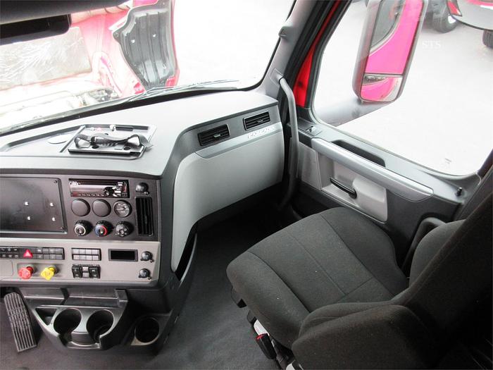 Used 2021 FREIGHTLINER CASCADIA 126