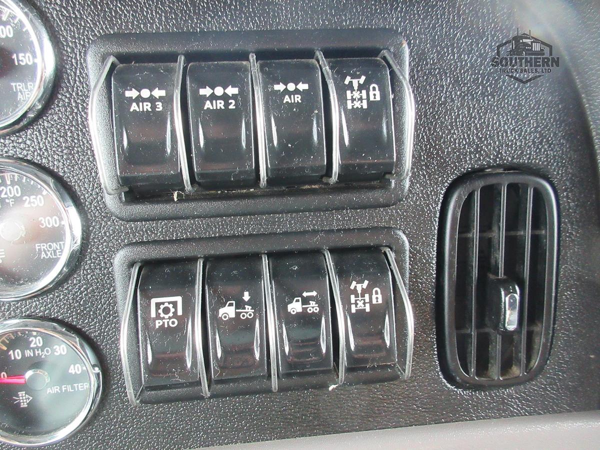 Used 2023 PETERBILT 389