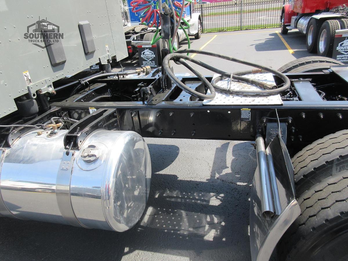 Used 2023 PETERBILT 567