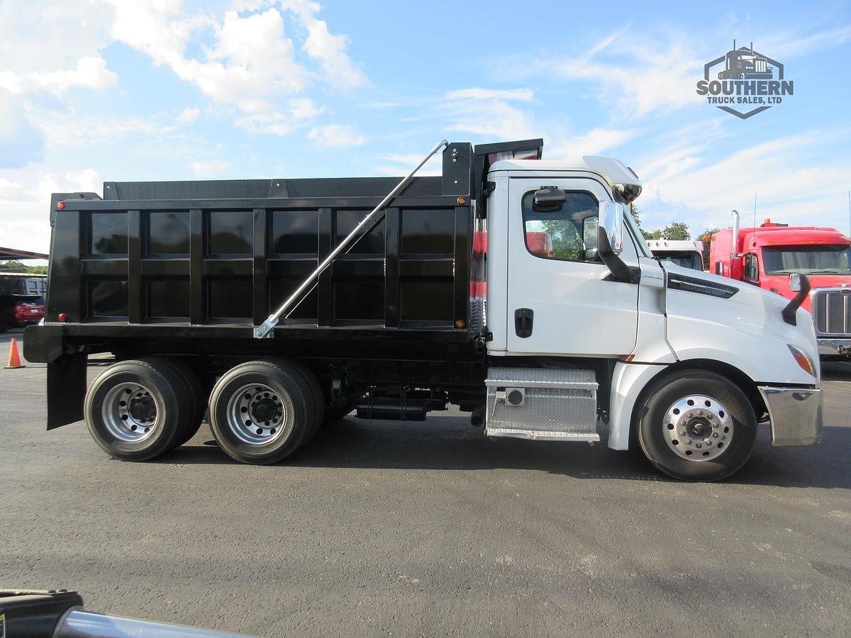 Used 2019 FREIGHTLINER CASCADIA 126