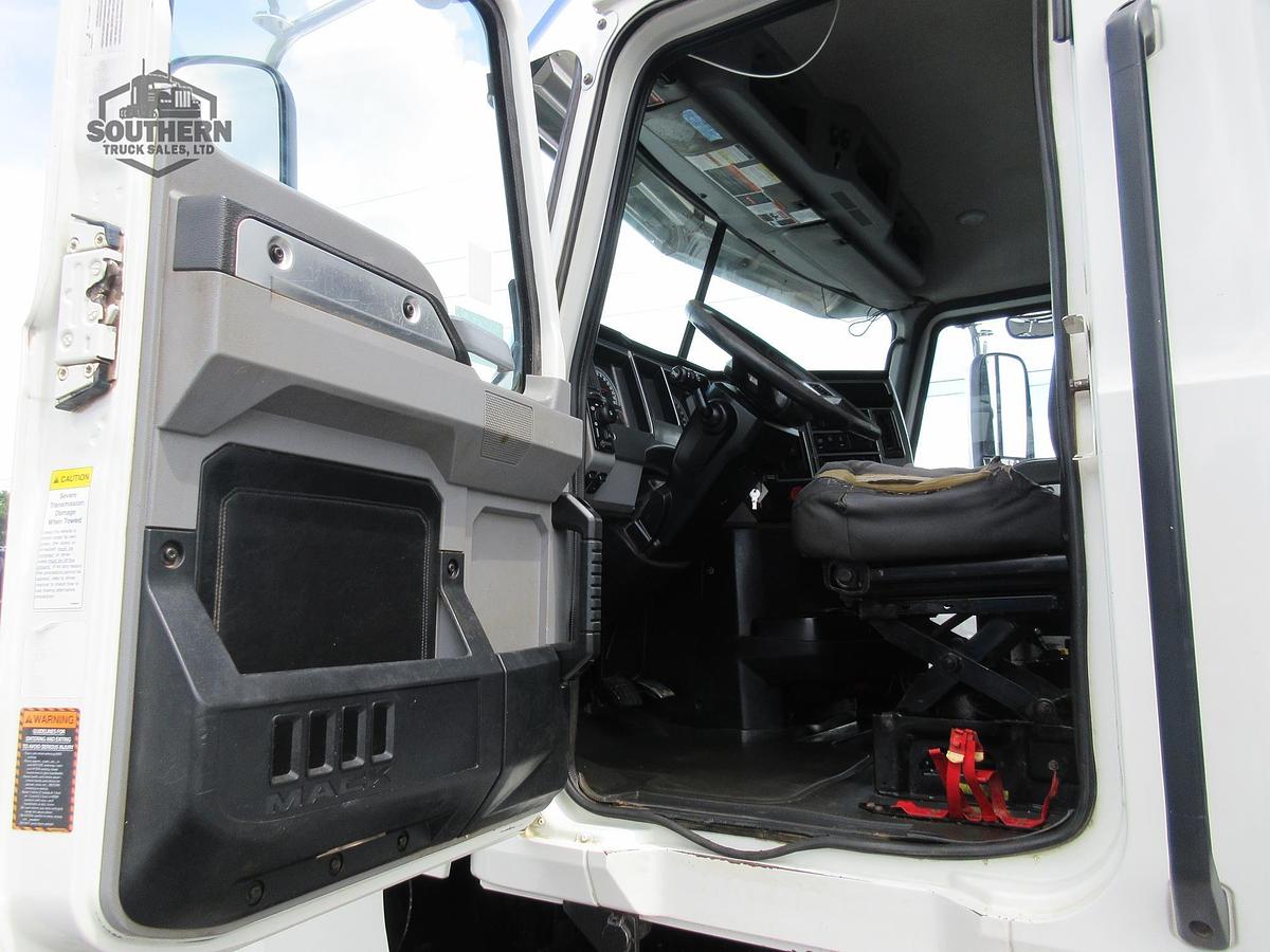 Used 2023 MACK PINNACLE 64T