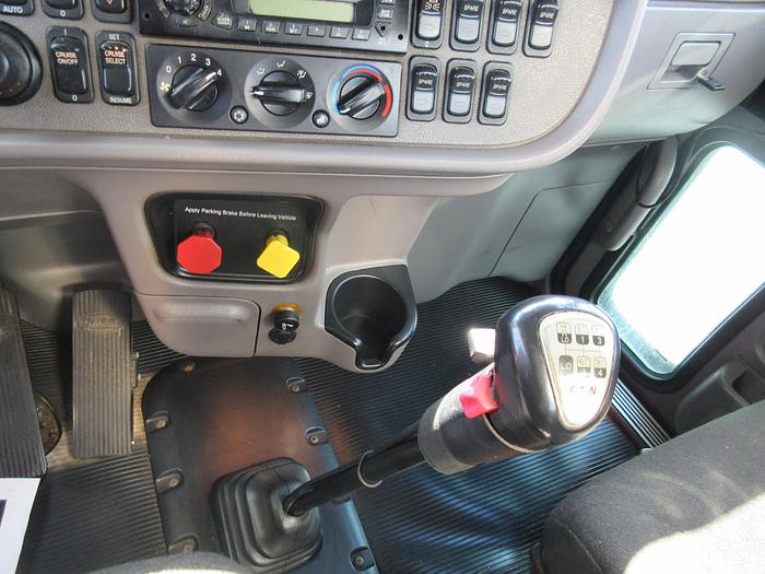 Used 2015 PETERBILT 389 - 6810