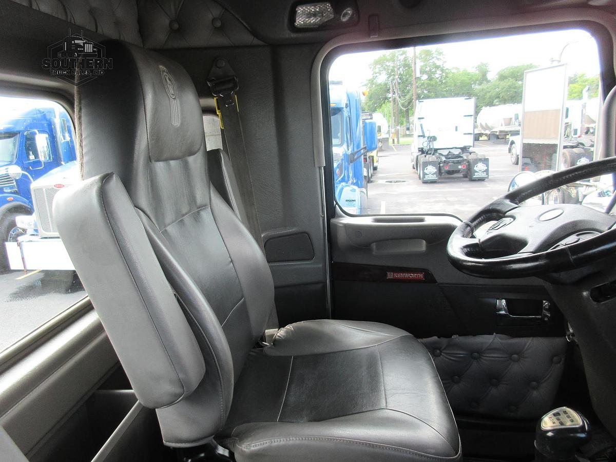 Used 2023 KENWORTH W900