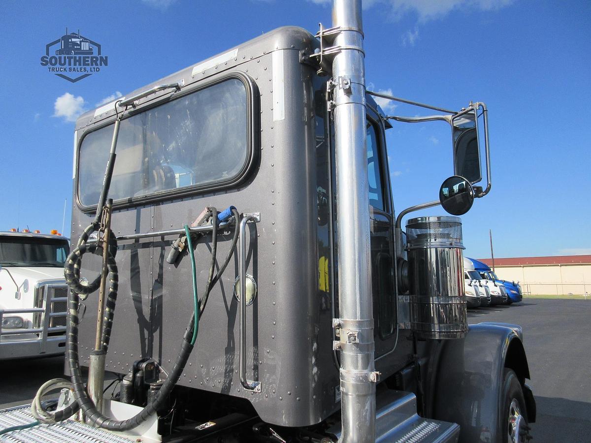 Used 2022 PETERBILT 389