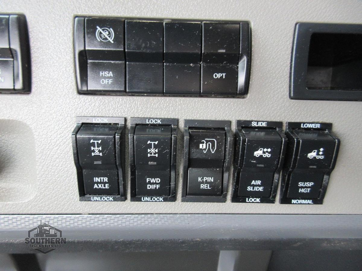 Used 2020 FREIGHTLINER CASCADIA 126