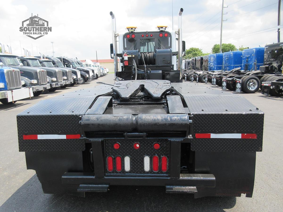 Used 2019 FREIGHTLINER CORONADO 122 SD