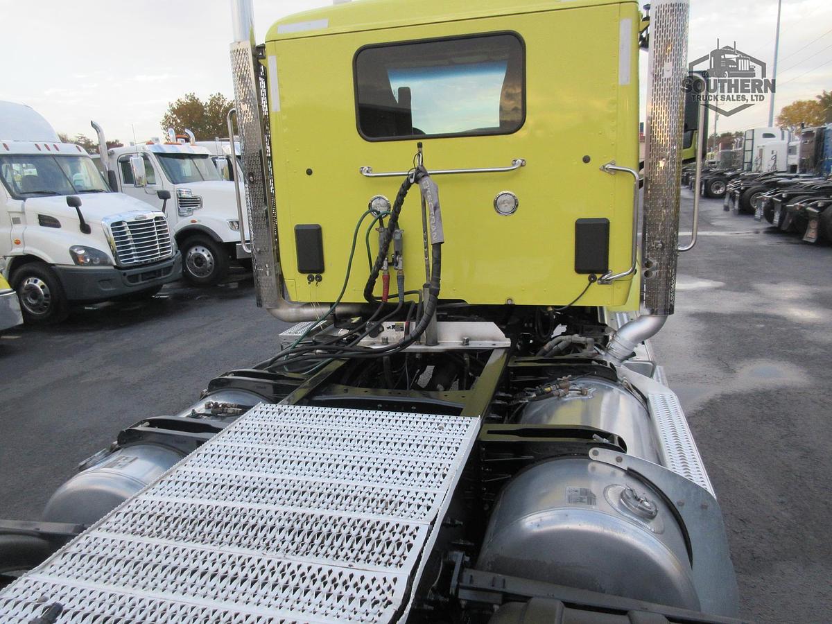 Used 2020 PETERBILT 567