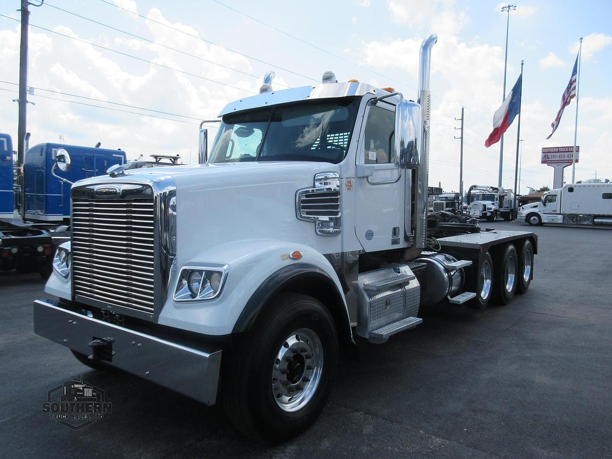 Used 2019 FREIGHTLINER CORONADO 122 SD